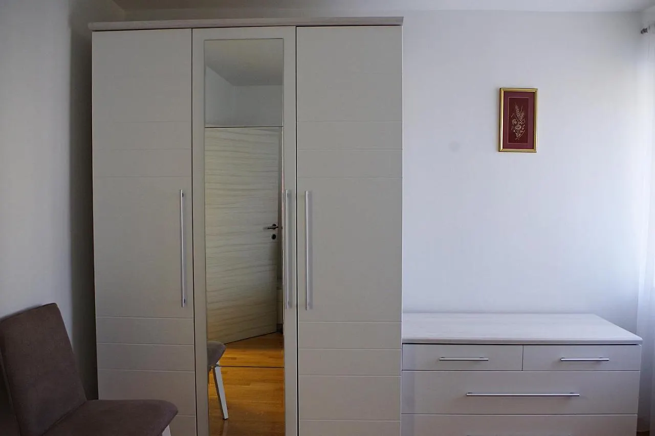 Apartment Pradini Poljana