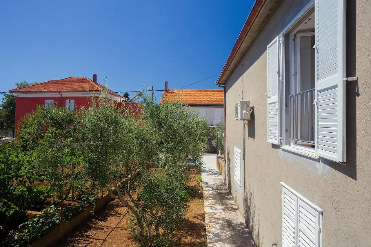 Apartment Pradini 0*, Poljana (Ugljan) Croatia